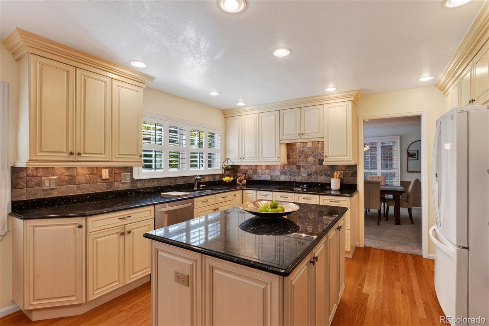 7190 S Poplar Court