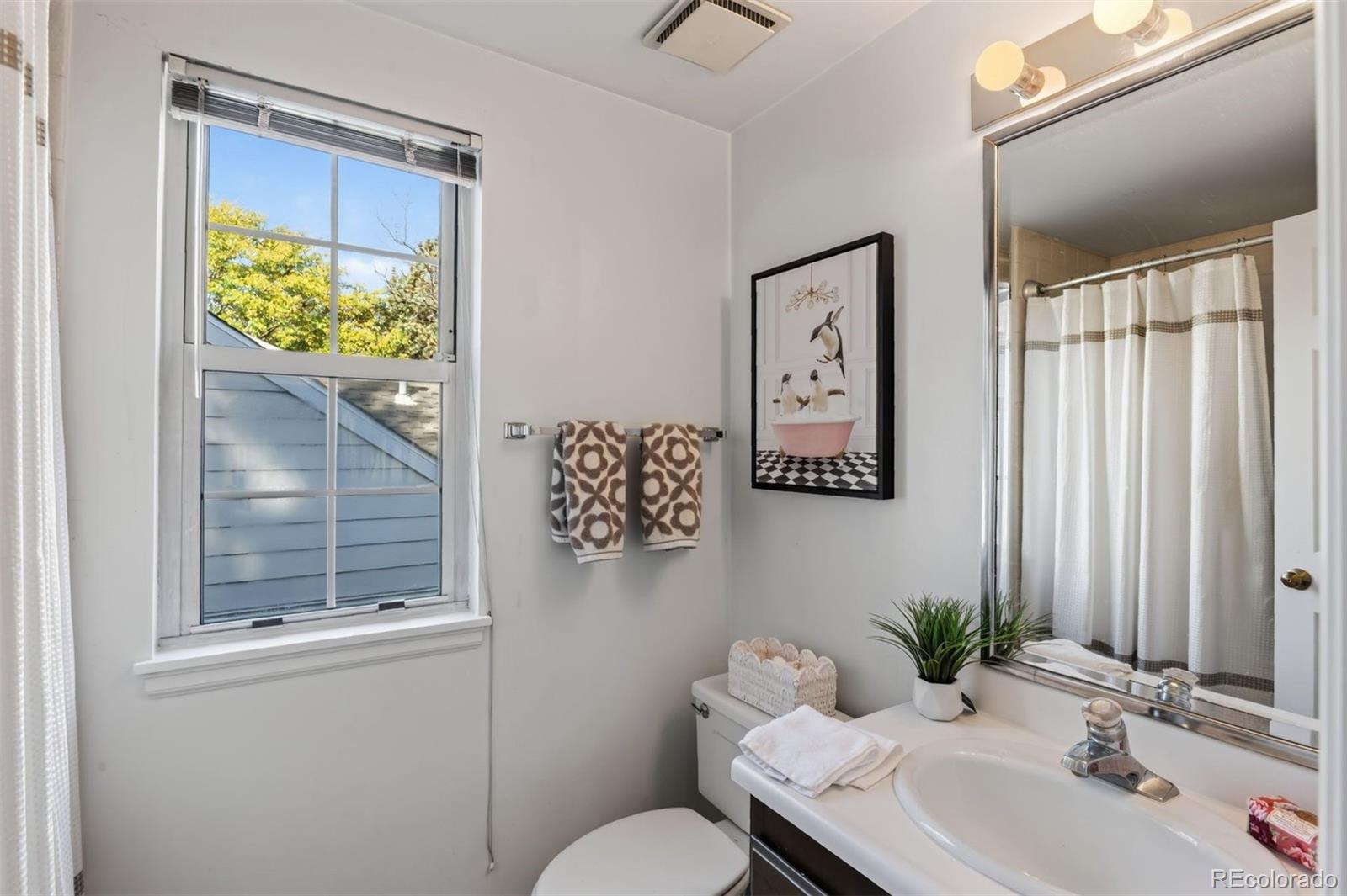 7190 S Poplar Court