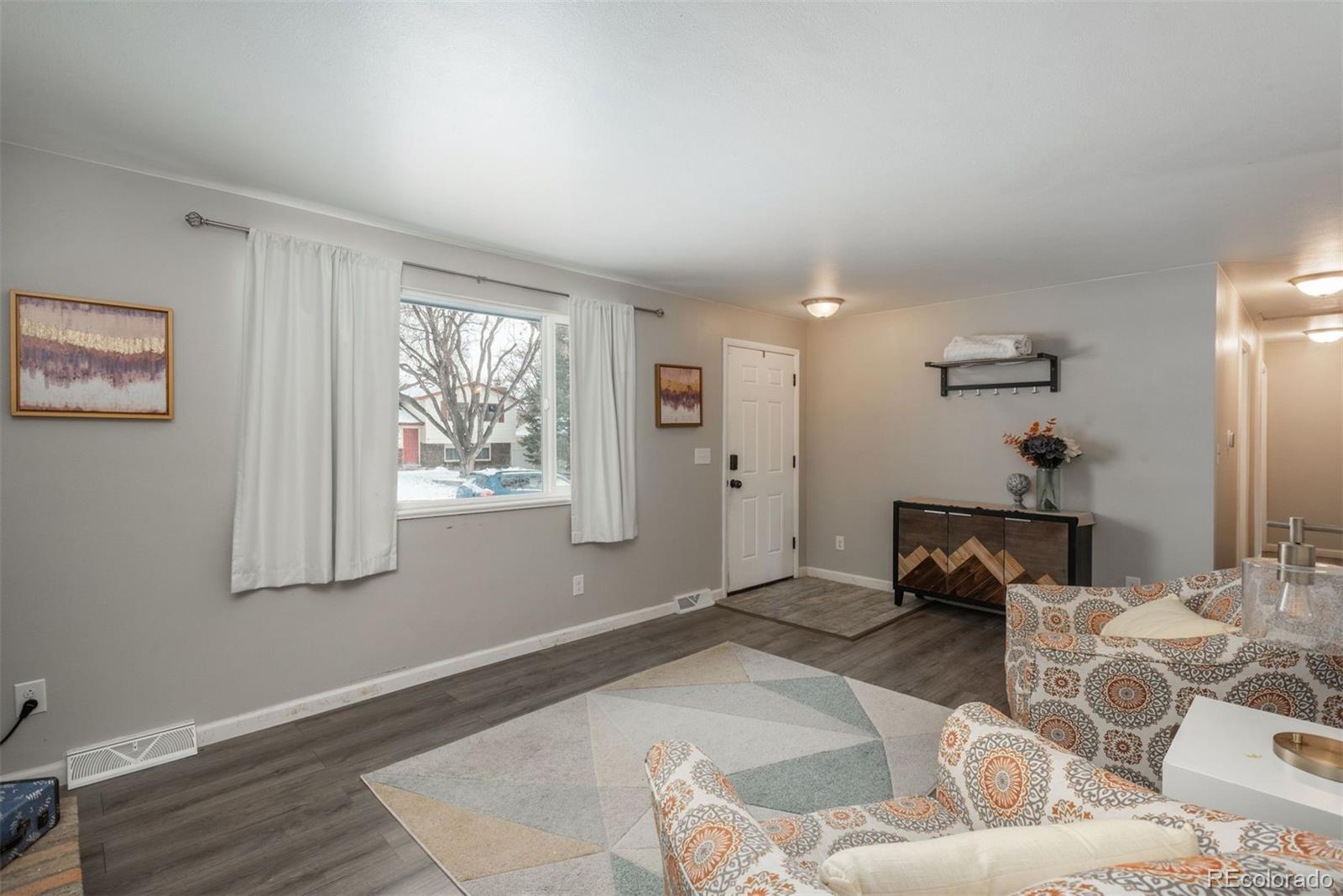 324 E 112th Drive