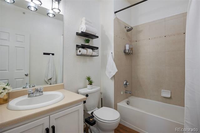 15700 E Jamison Drive Unit: 7-205