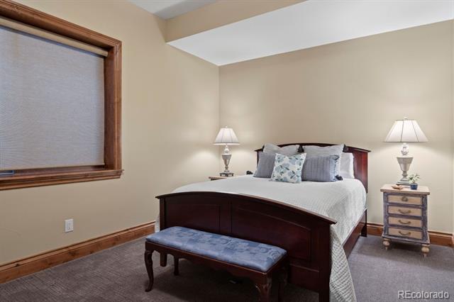 6020 S Race Court