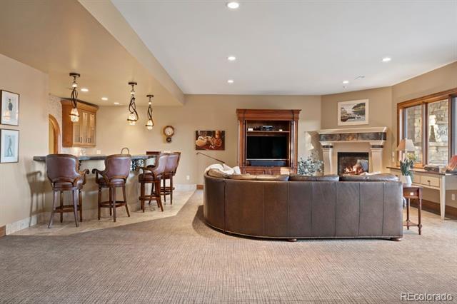 6020 S Race Court