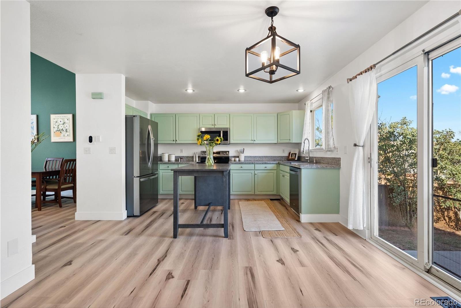 9867 Castle Ridge Circle