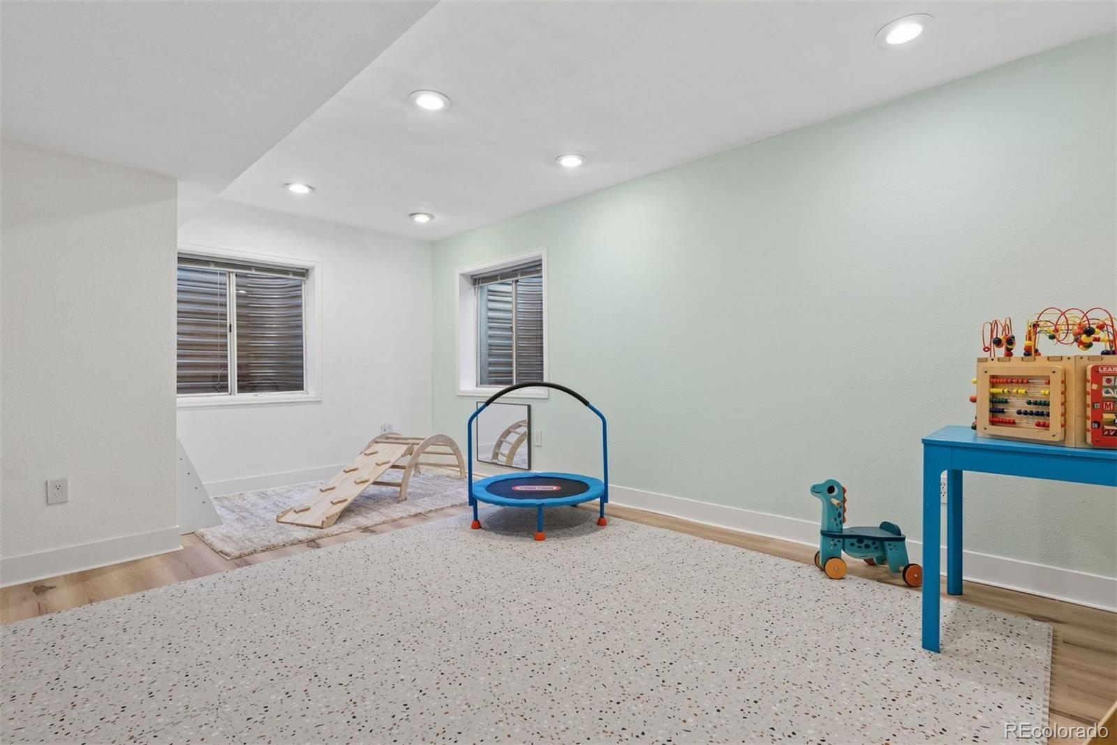 9867 Castle Ridge Circle