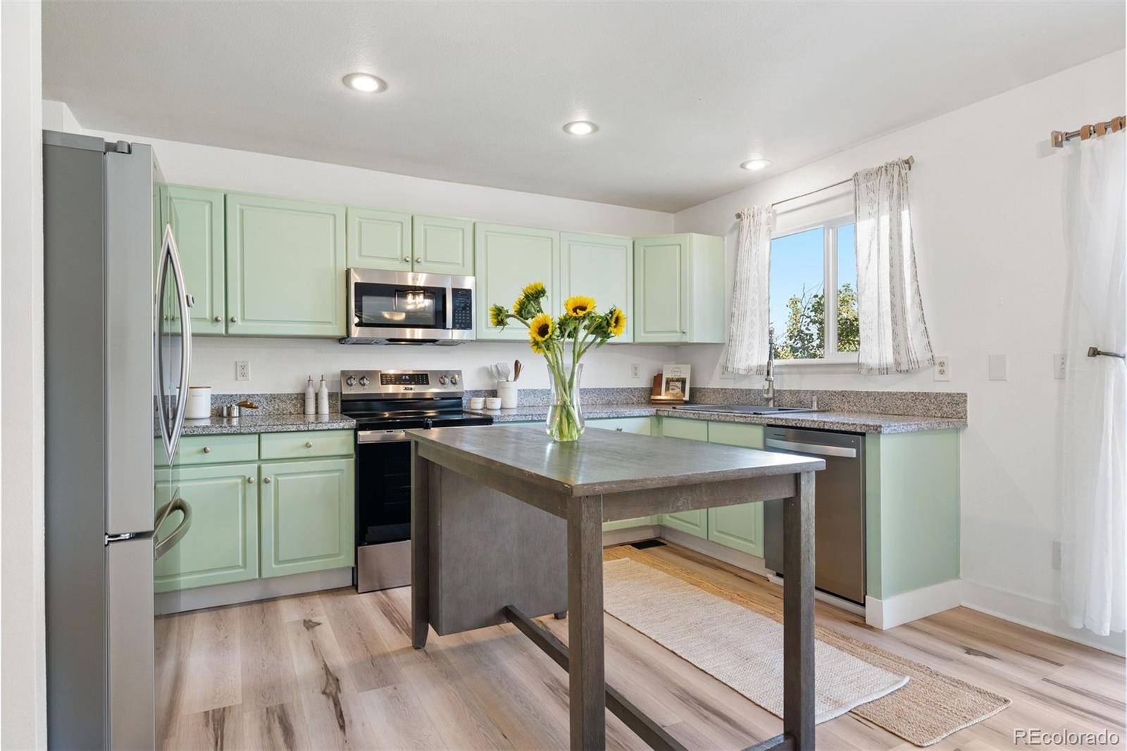 9867 Castle Ridge Circle