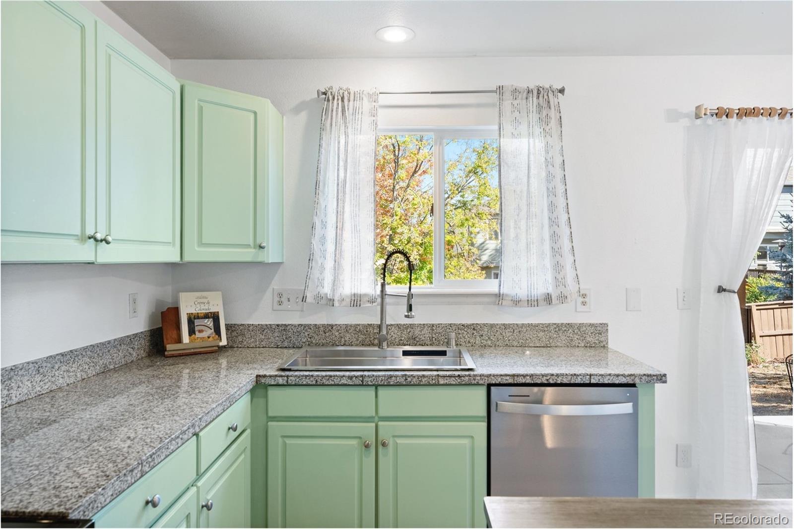 9867 Castle Ridge Circle
