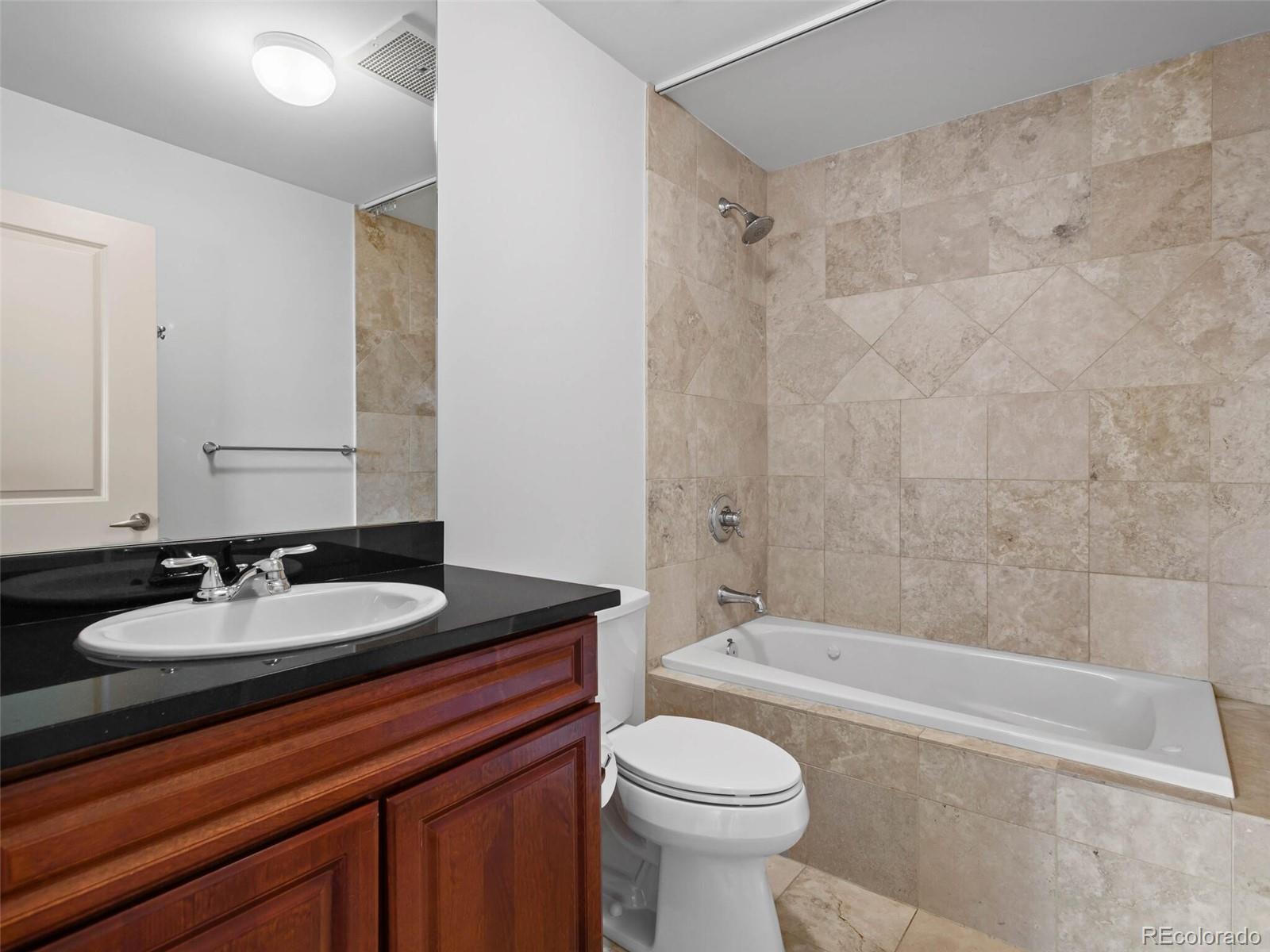 975 N Lincoln Street Unit: 9D-N