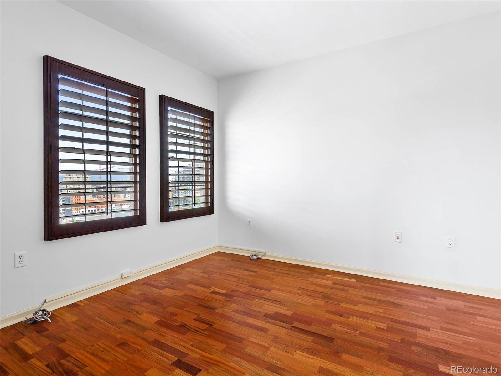 975 N Lincoln Street Unit: 9D-N