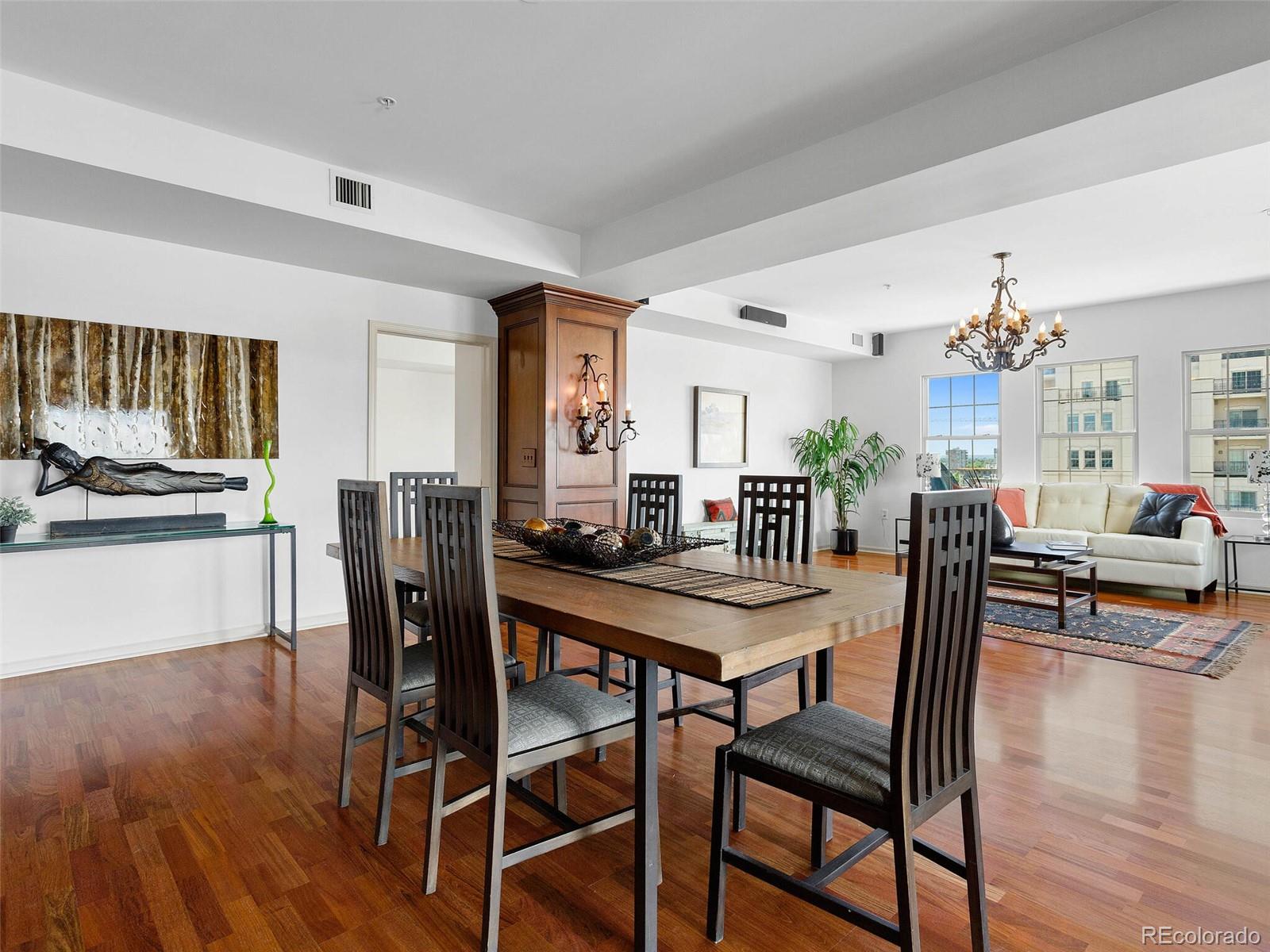 975 N Lincoln Street Unit: 9D-N