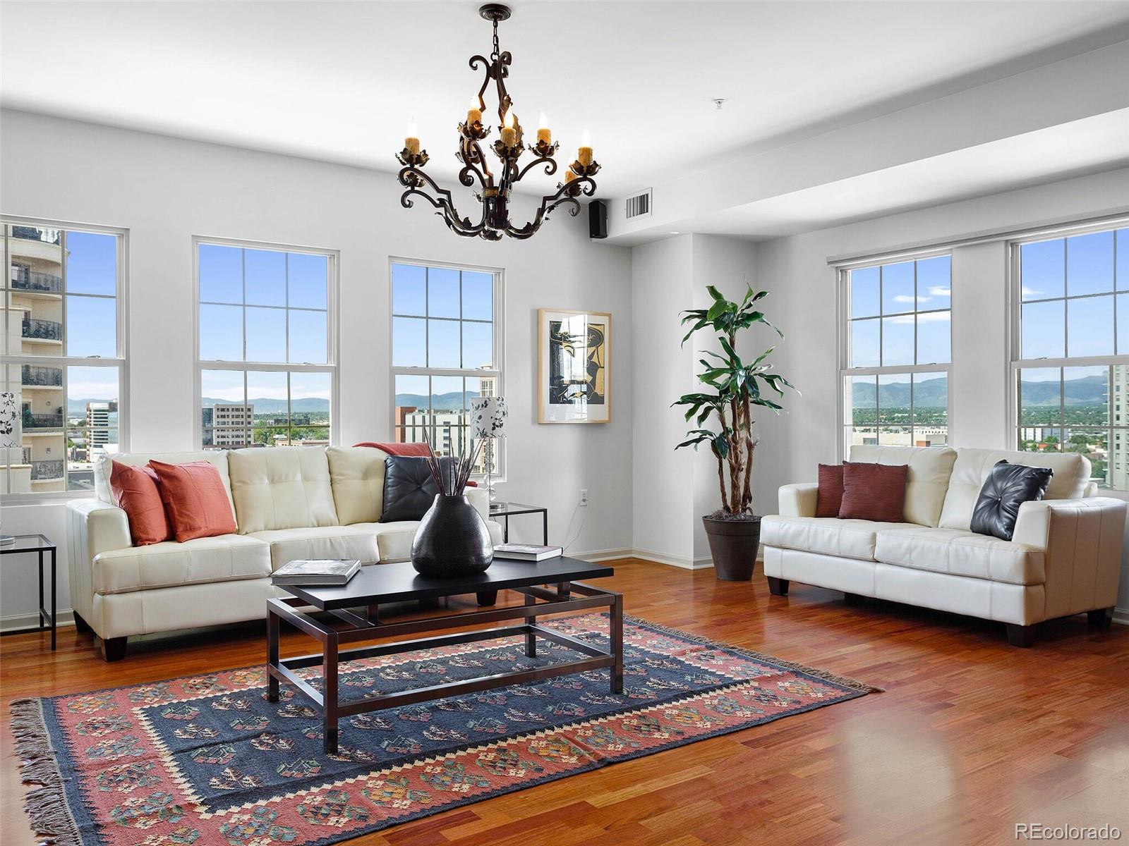 975 N Lincoln Street Unit: 9D-N