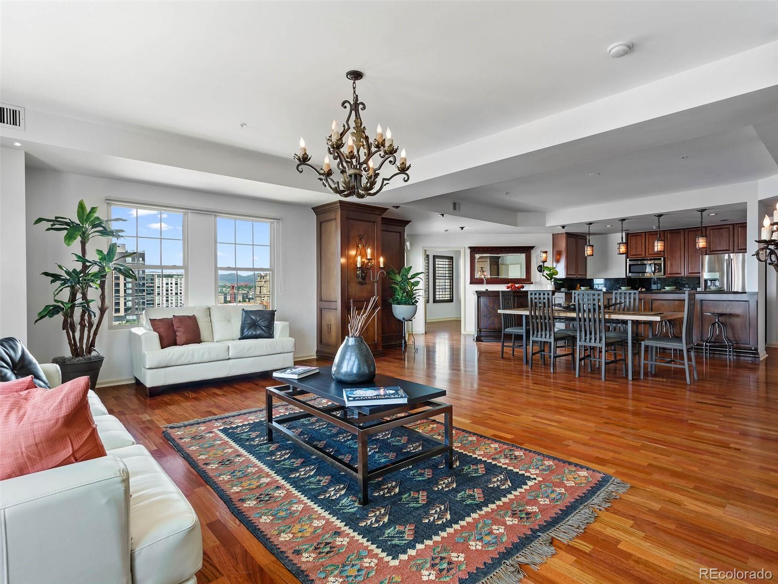 975 N Lincoln Street Unit: 9D-N