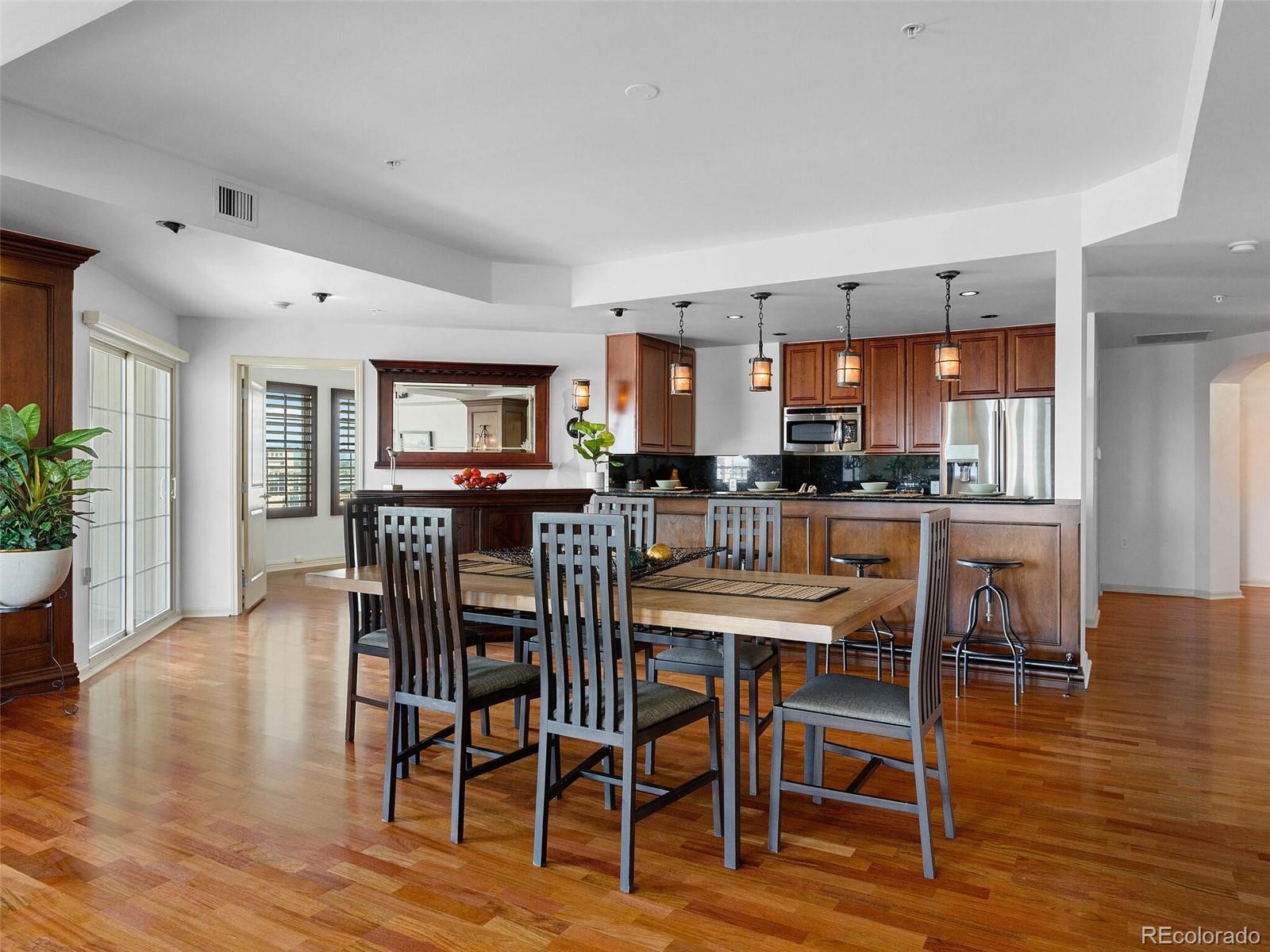 975 N Lincoln Street Unit: 9D-N