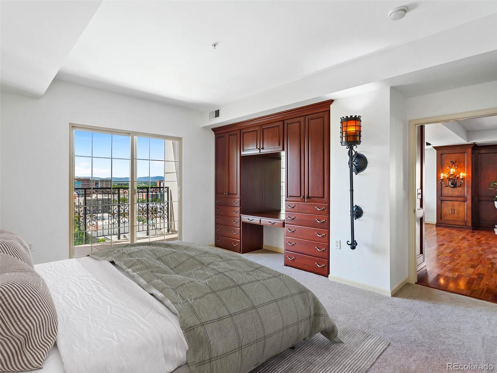 975 N Lincoln Street Unit: 9D-N