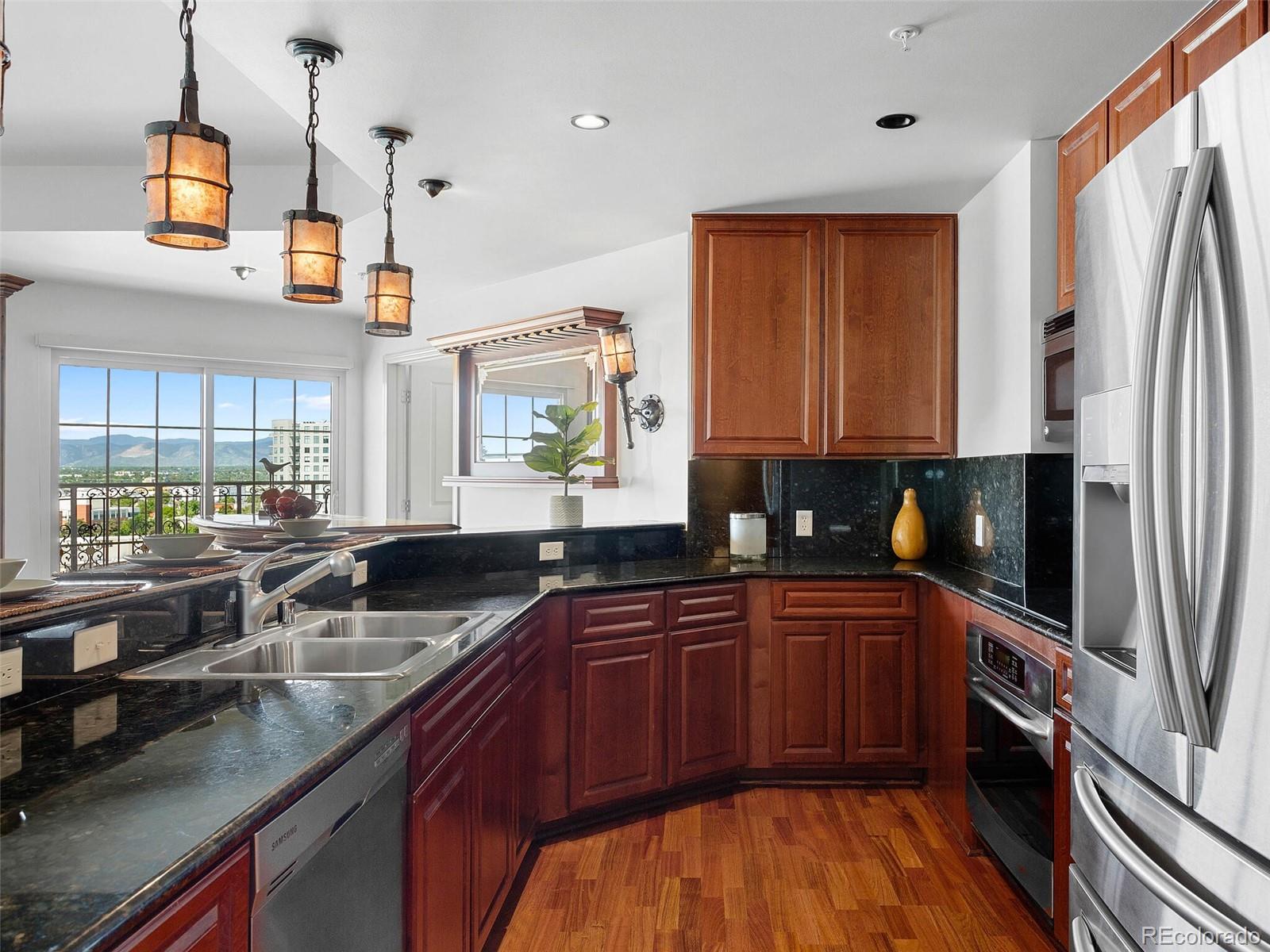 975 N Lincoln Street Unit: 9D-N