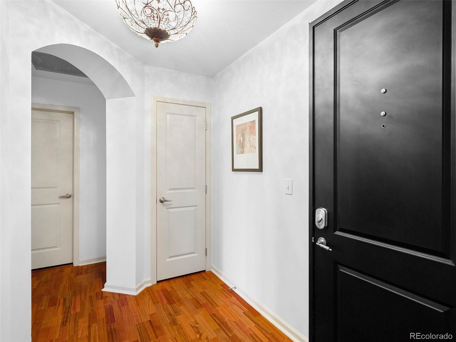 975 N Lincoln Street Unit: 9D-N