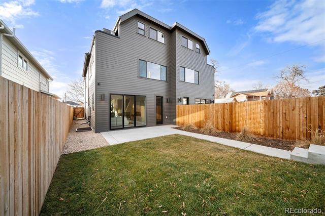 2452 S Cherokee Street