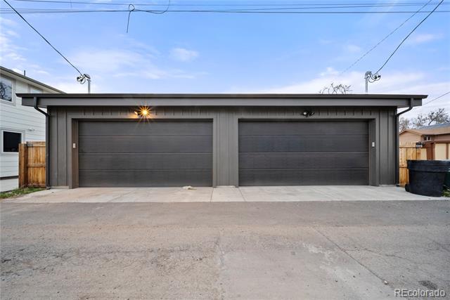 2452 S Cherokee Street