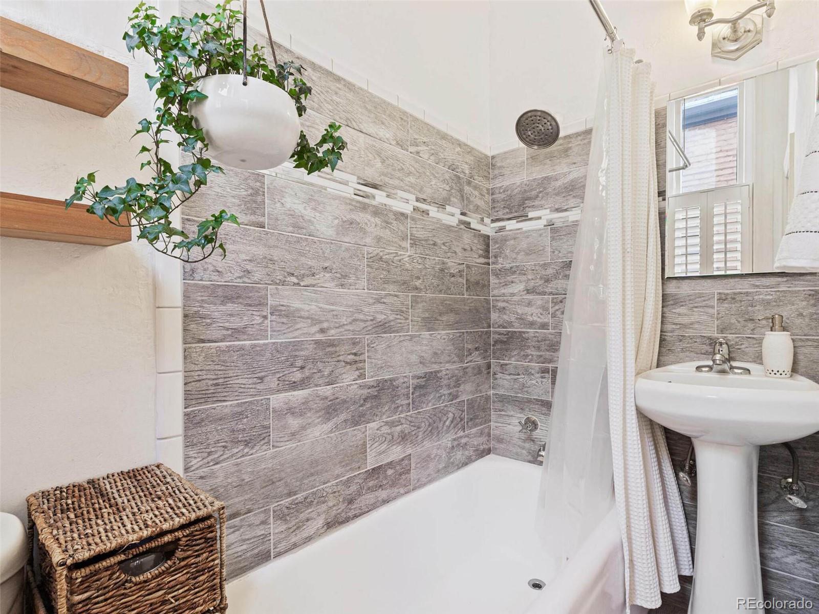 1421 N Pennsylvania Street Unit: 24