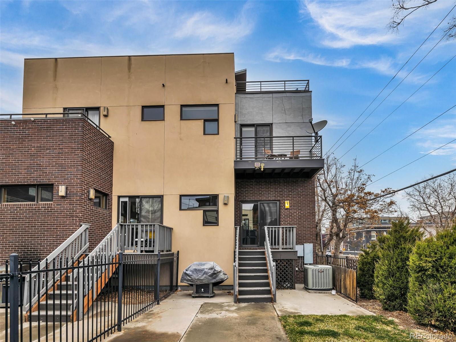 2462 Tremont Place
