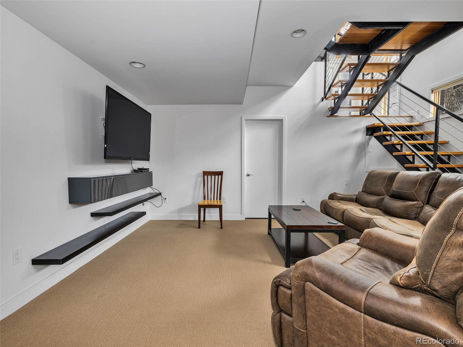 2462 Tremont Place