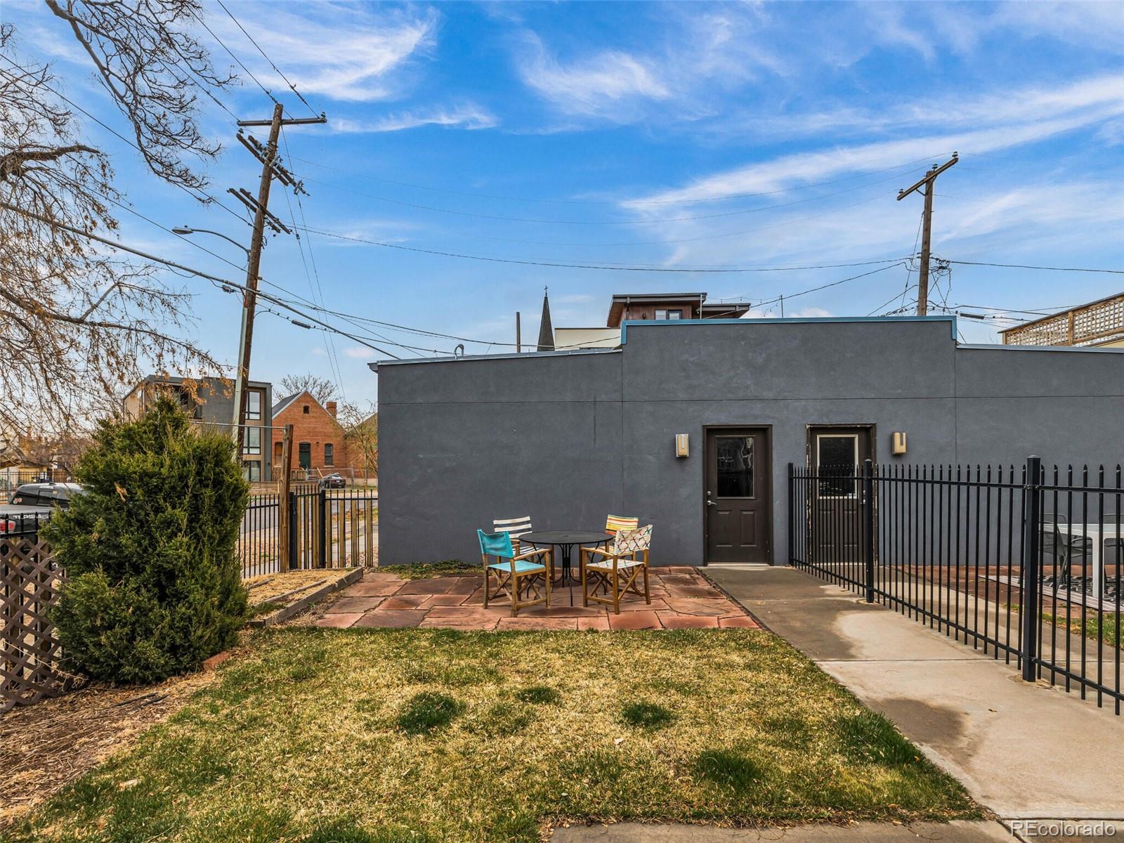 2462 Tremont Place