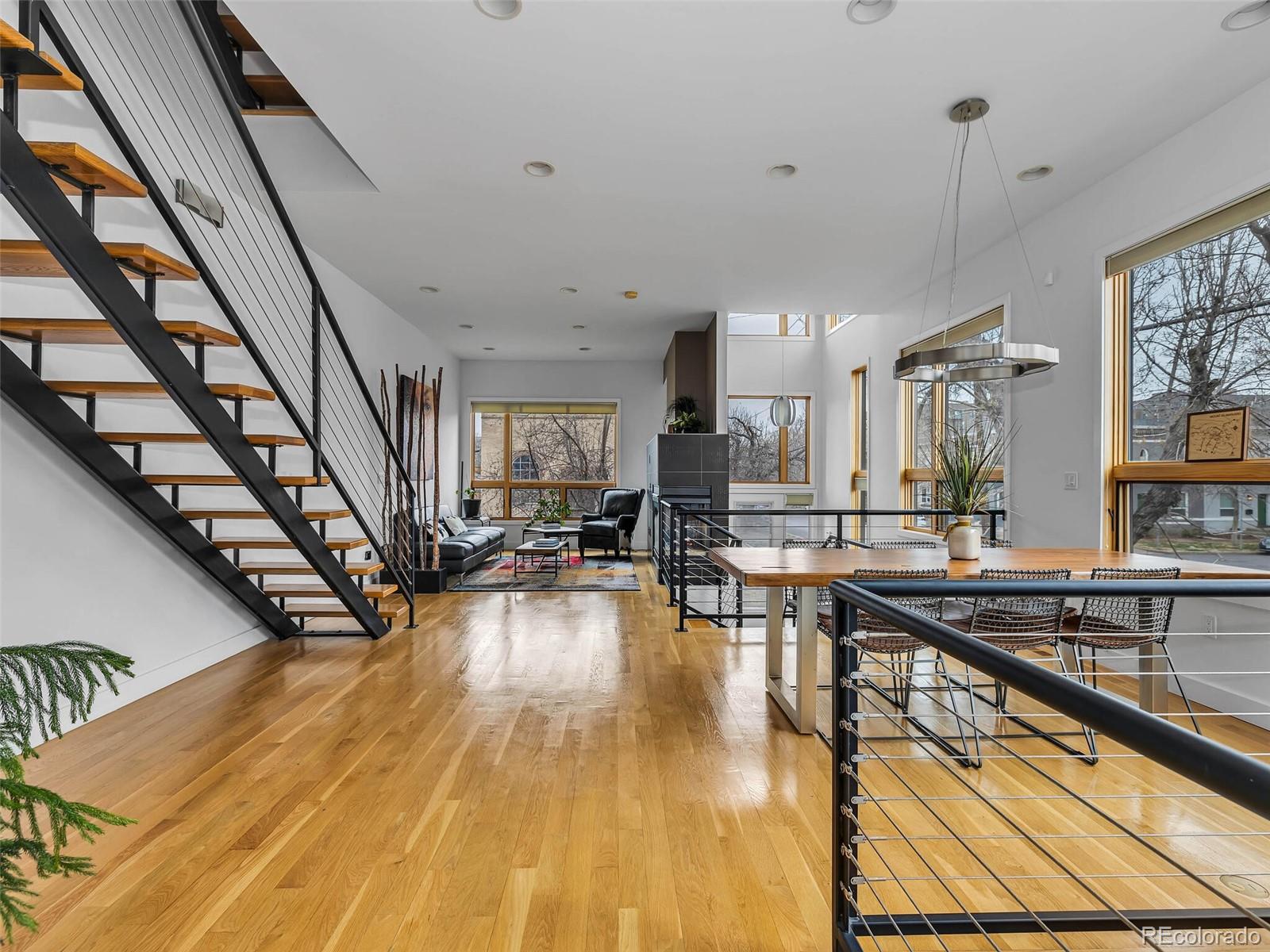 2462 Tremont Place