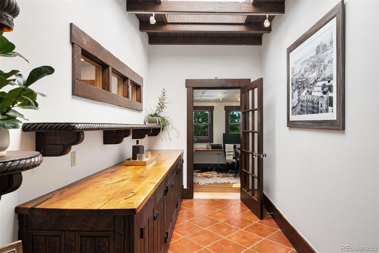 11 Carriage Lane