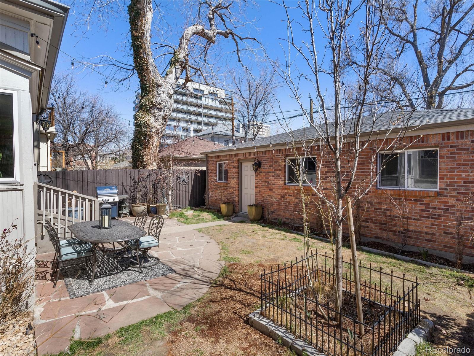 850 N Marion Street