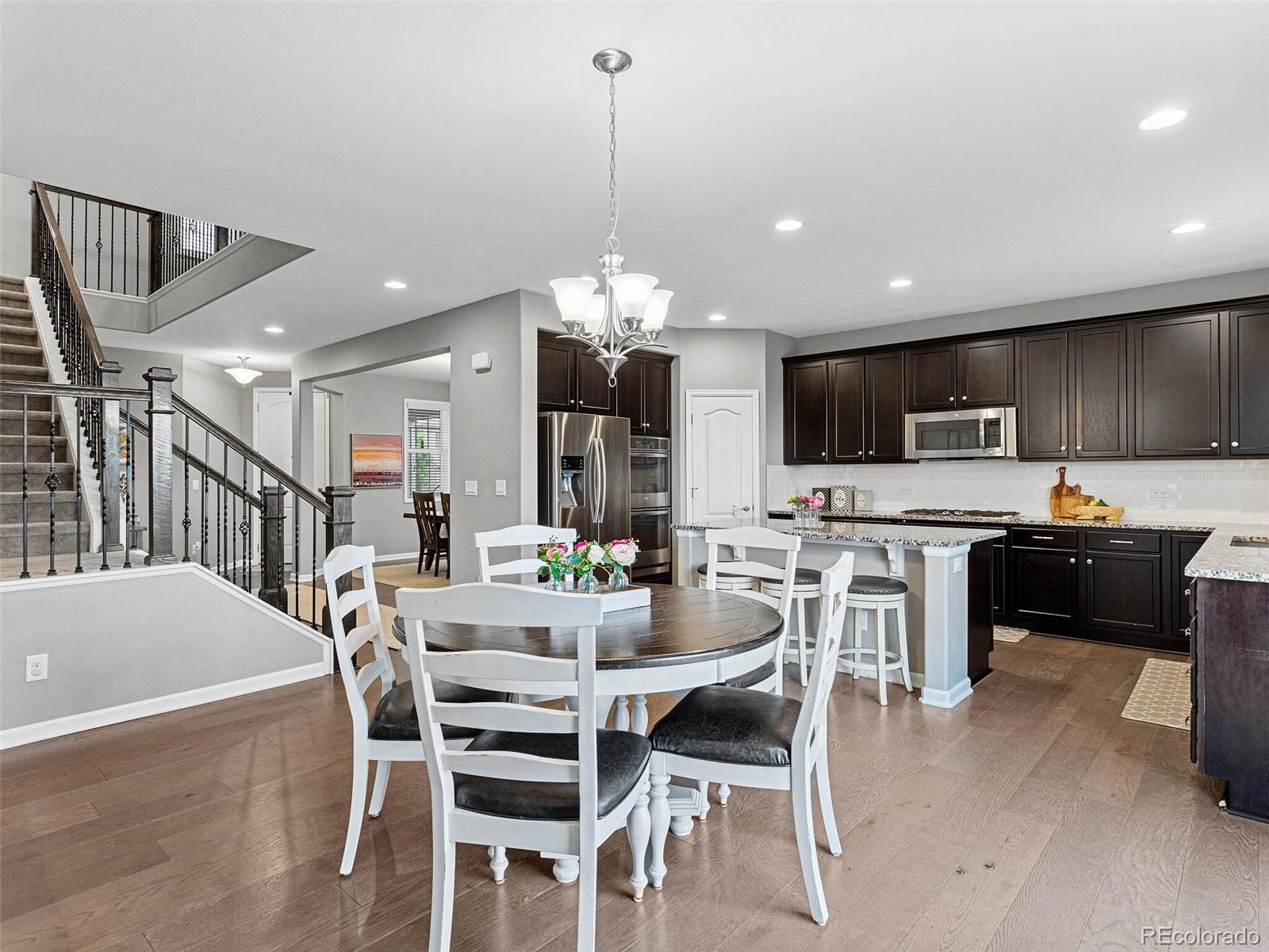 14176 Double Dutch Circle