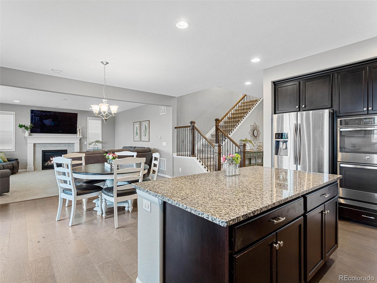 14176 Double Dutch Circle