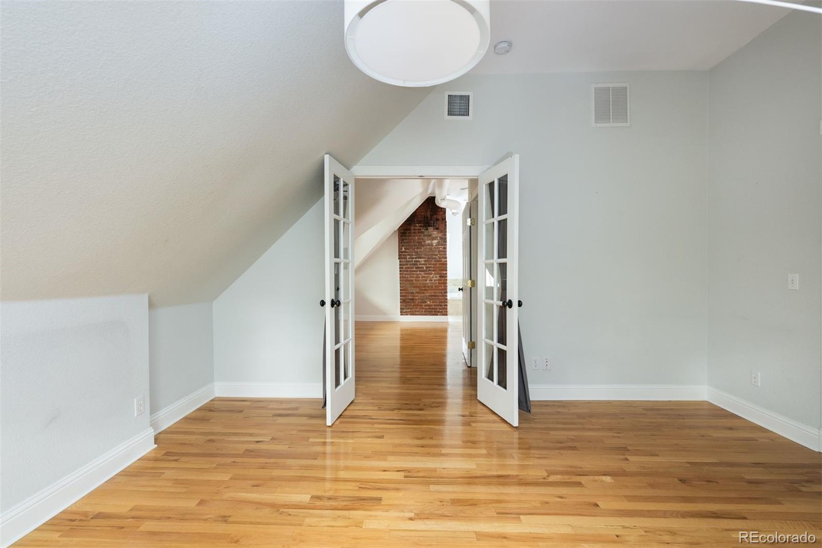 1553 N High Street Unit: 201
