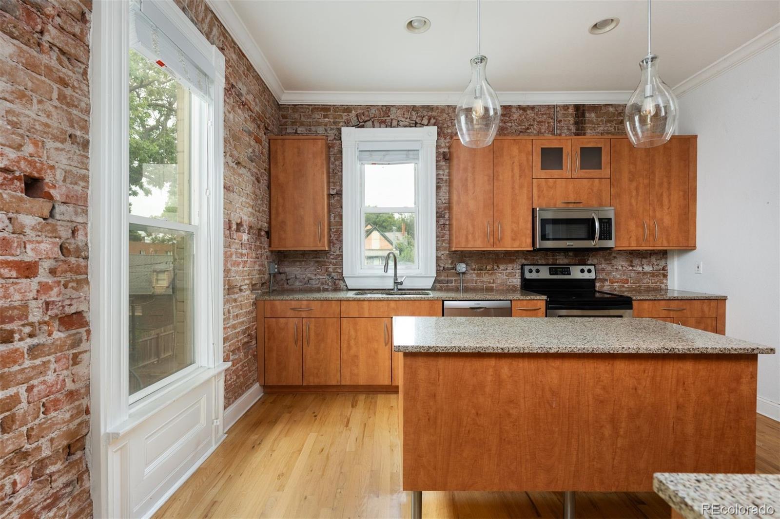 1553 N High Street Unit: 201