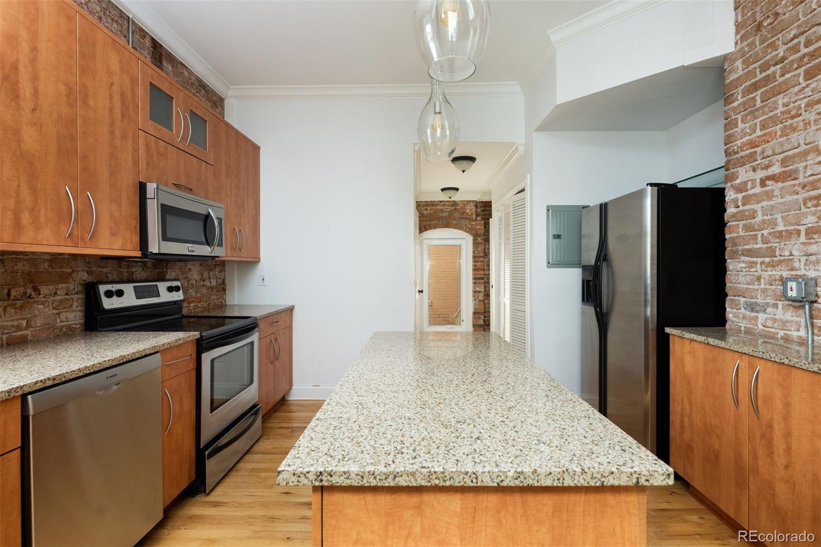 1553 N High Street Unit: 201