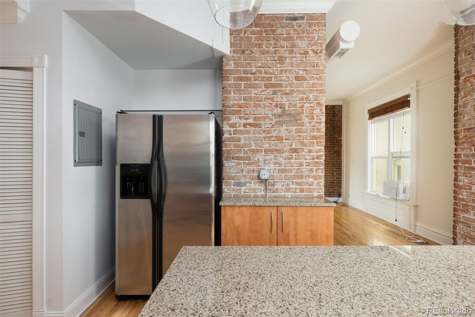 1553 N High Street Unit: 201
