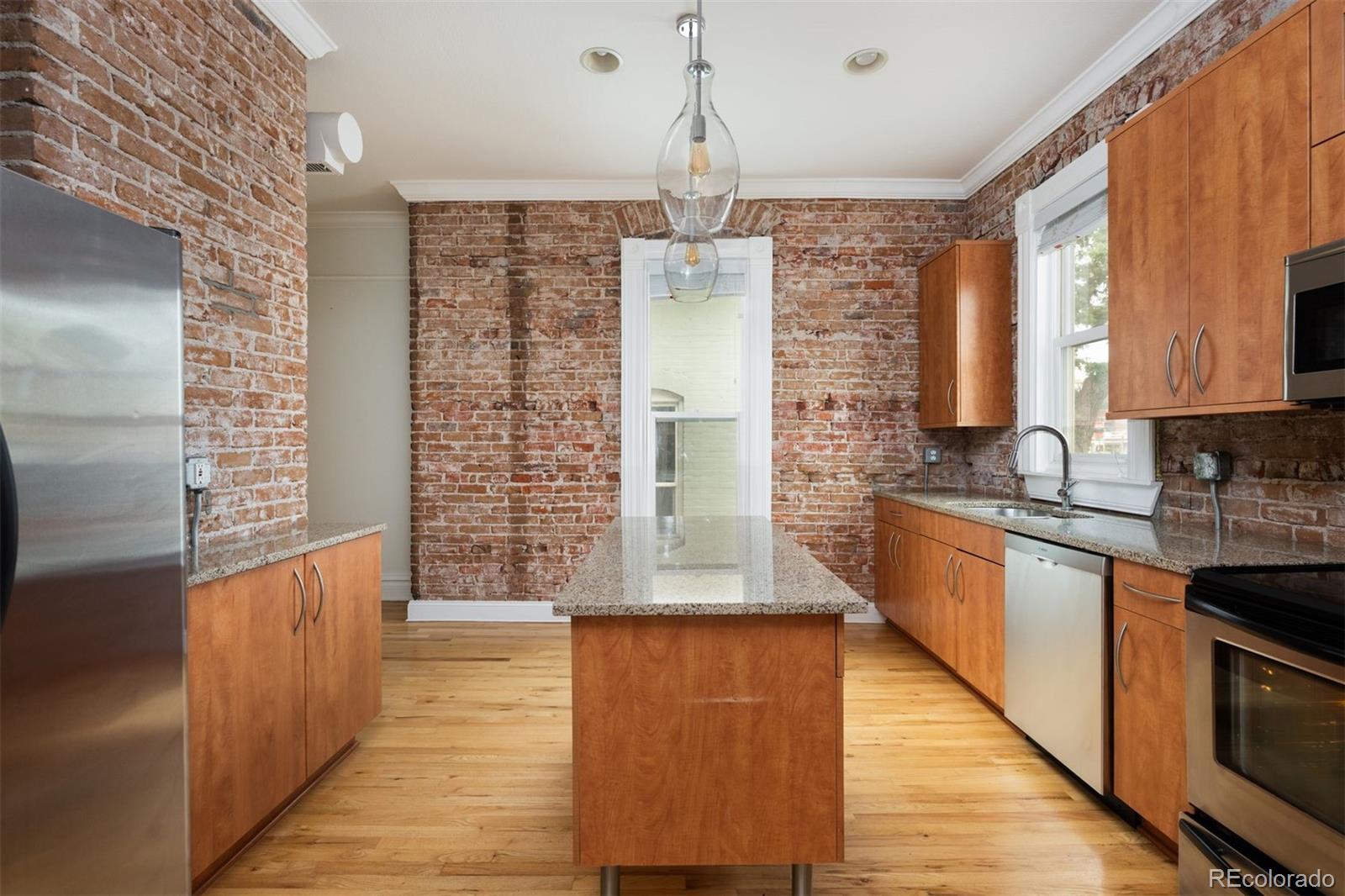 1553 N High Street Unit: 201