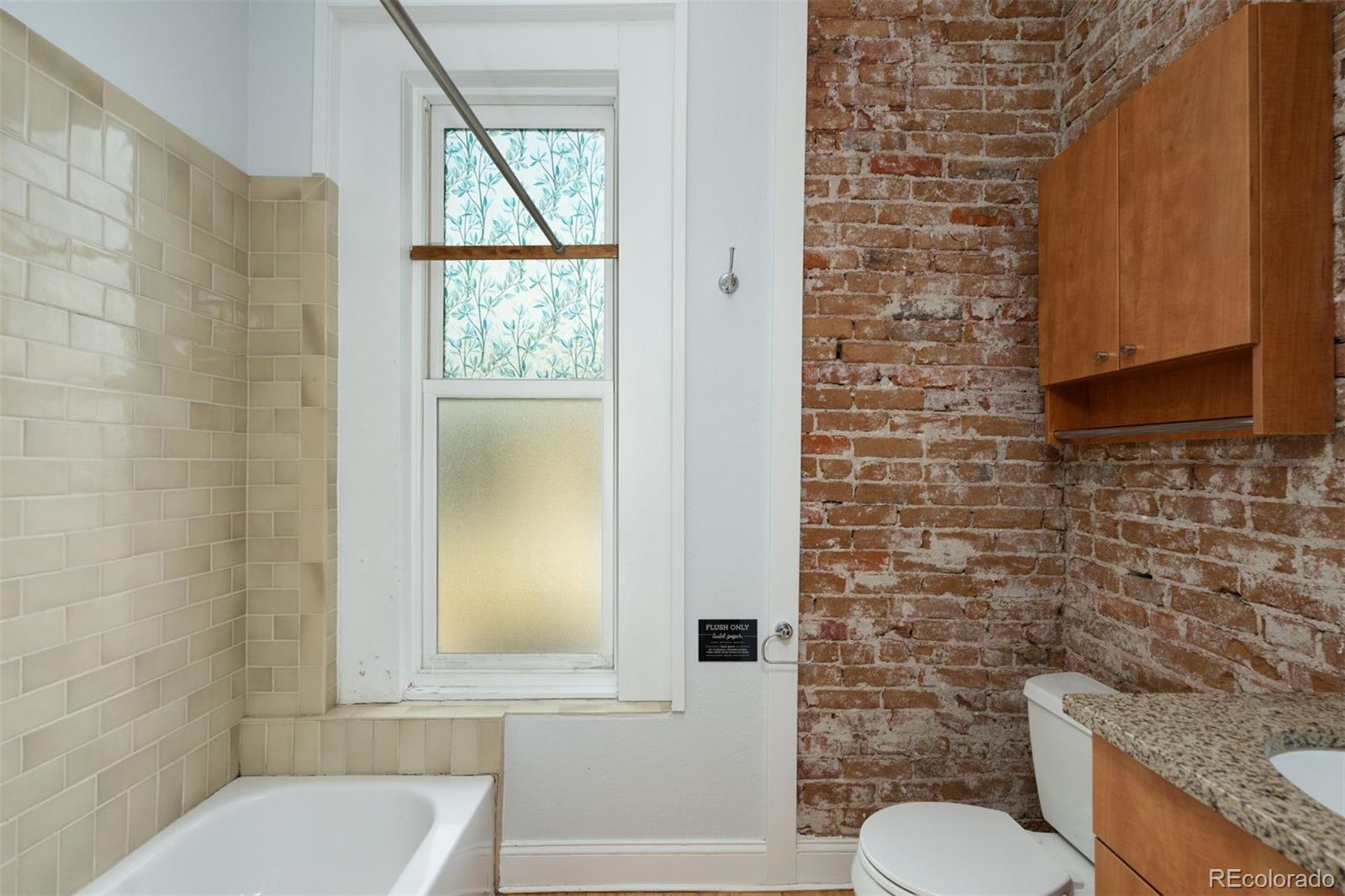 1553 N High Street Unit: 201