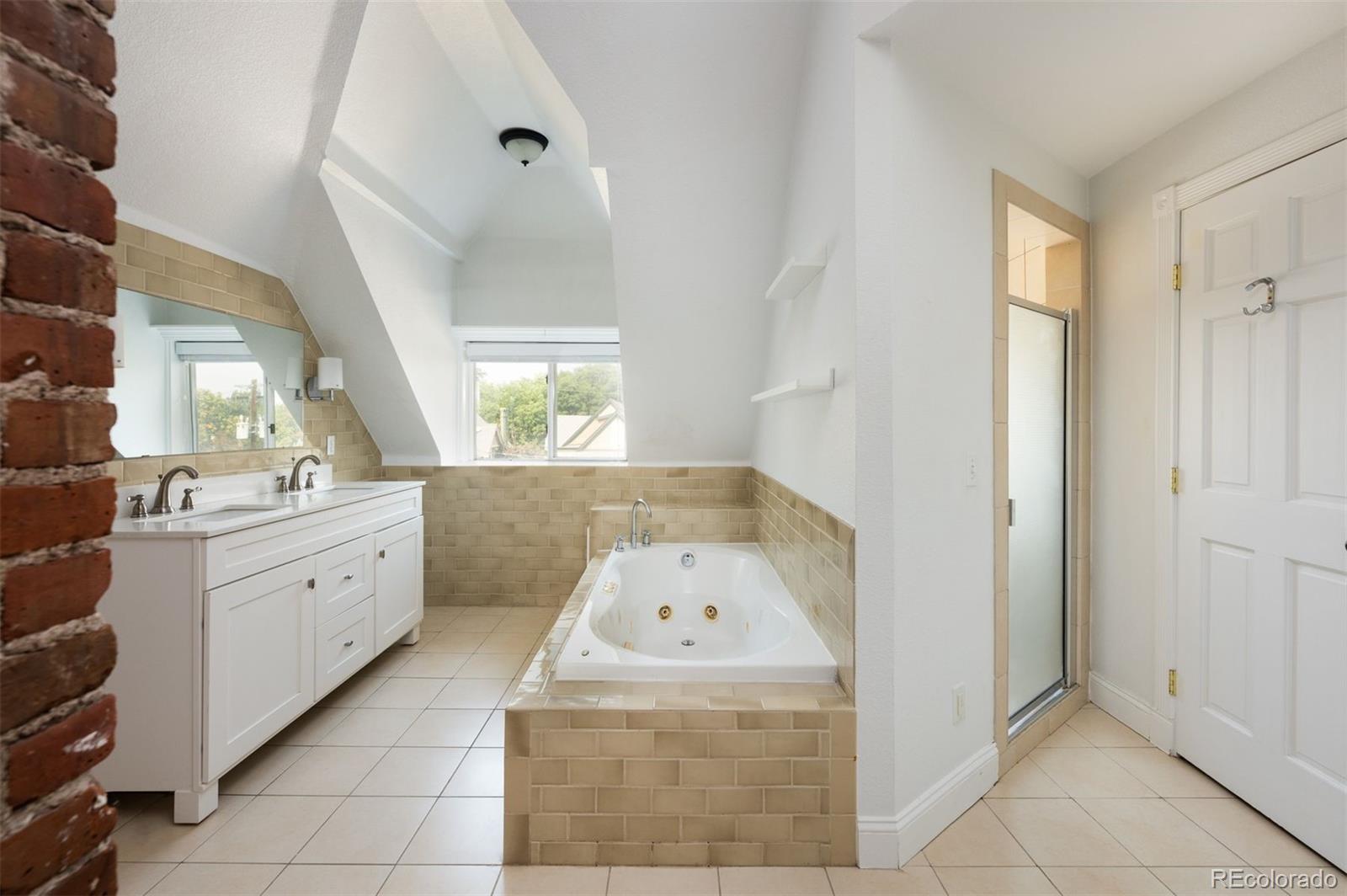 1553 N High Street Unit: 201