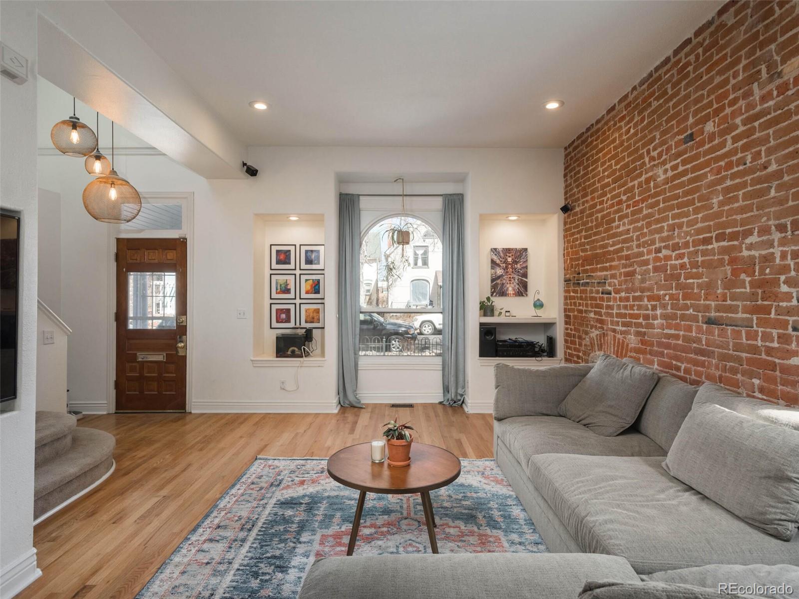 174 W Byers Place