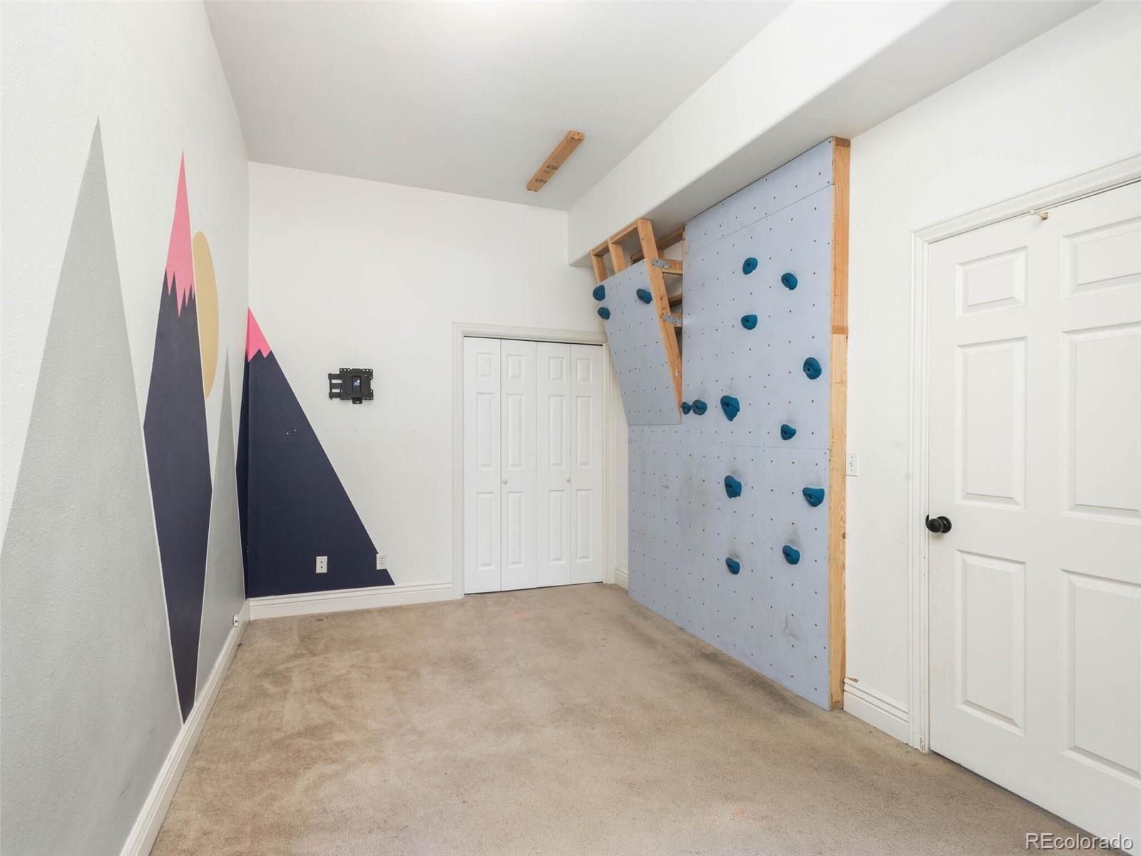 174 W Byers Place