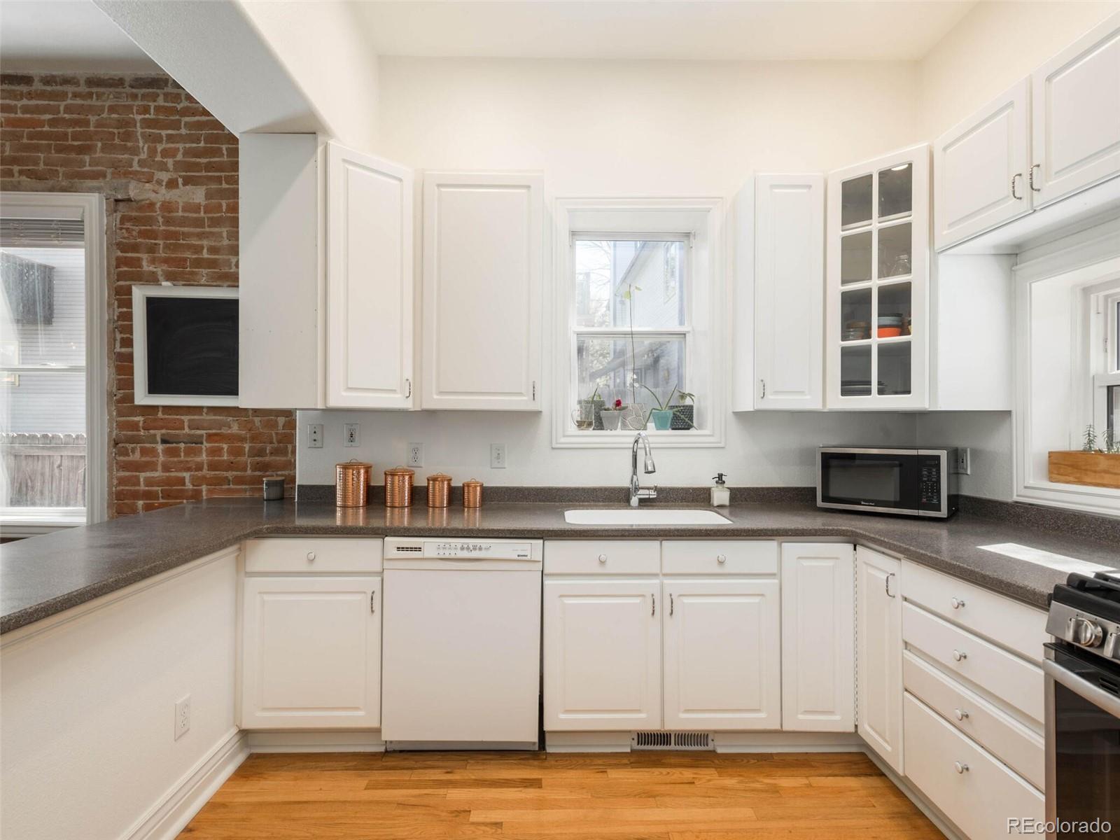174 W Byers Place