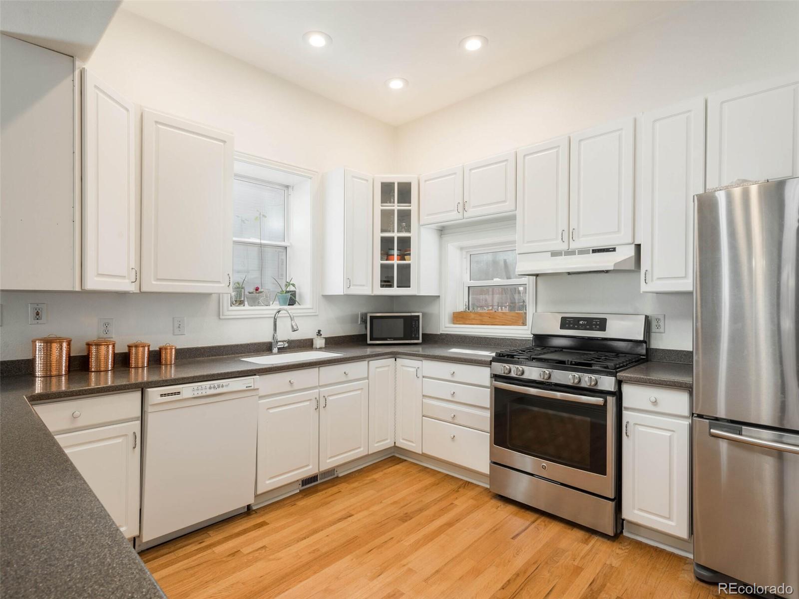 174 W Byers Place