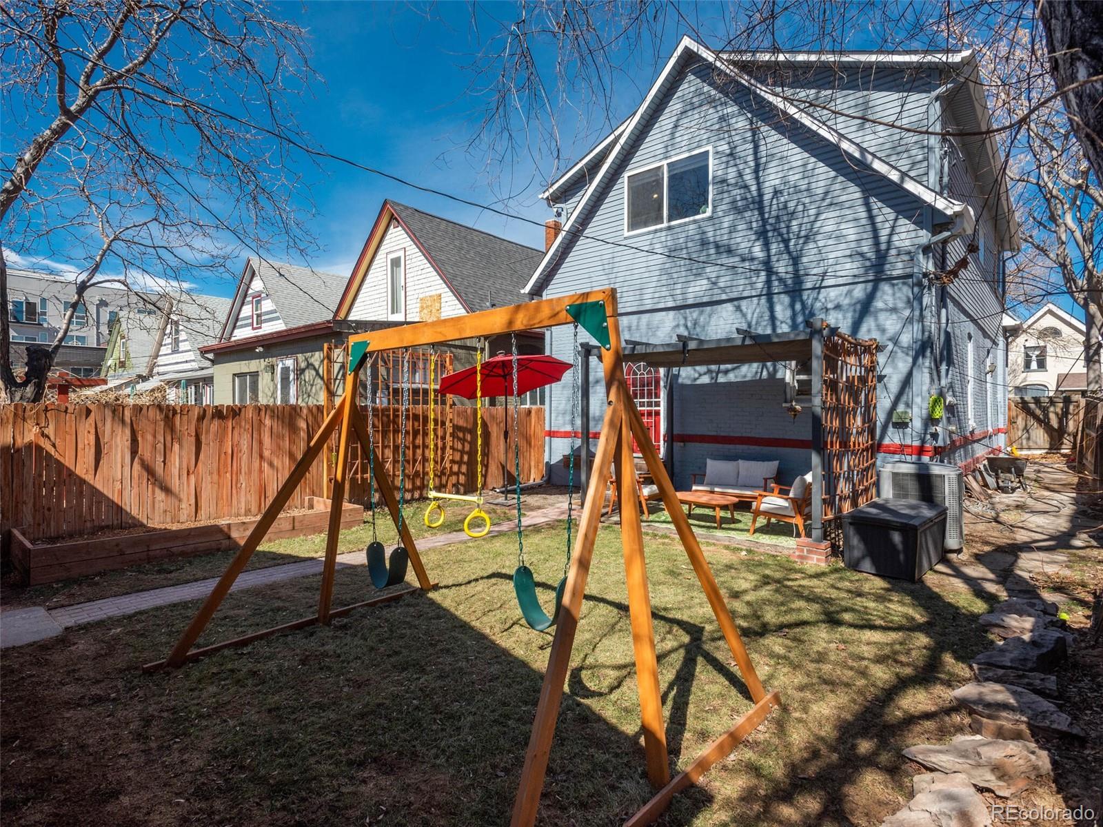 174 W Byers Place