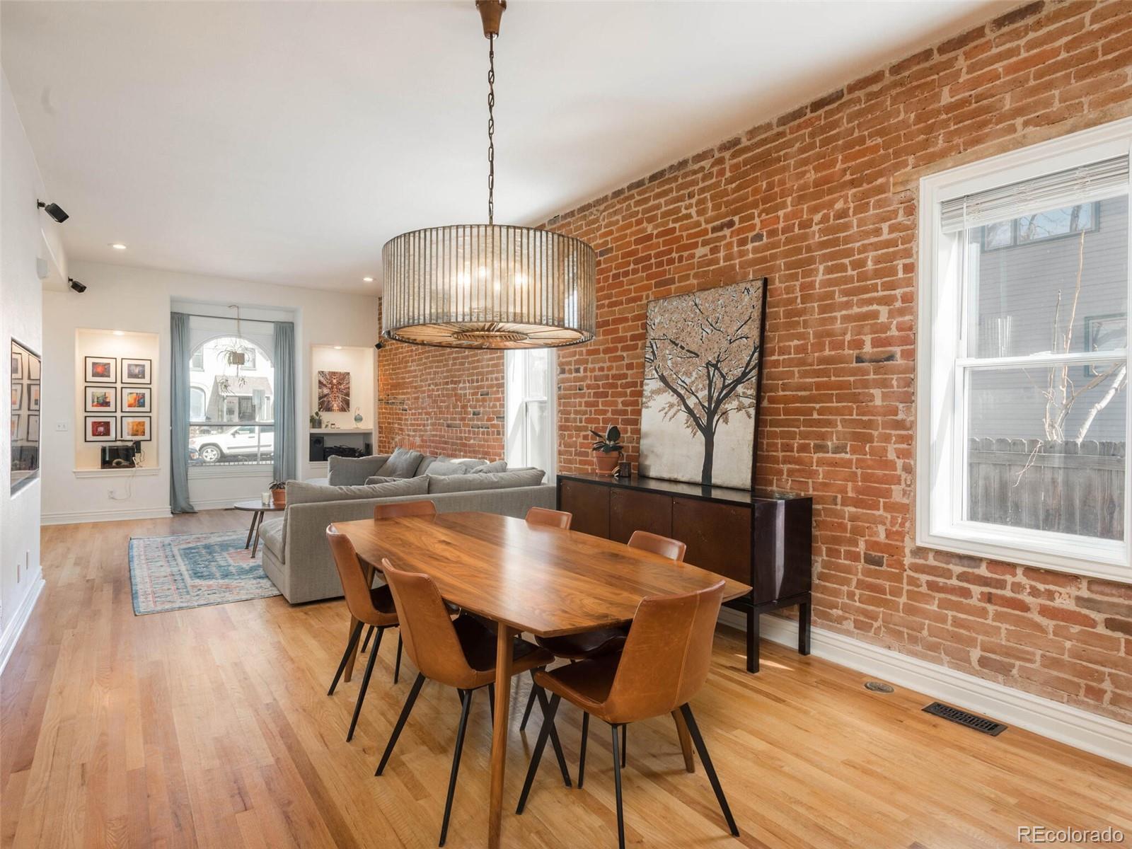 174 W Byers Place