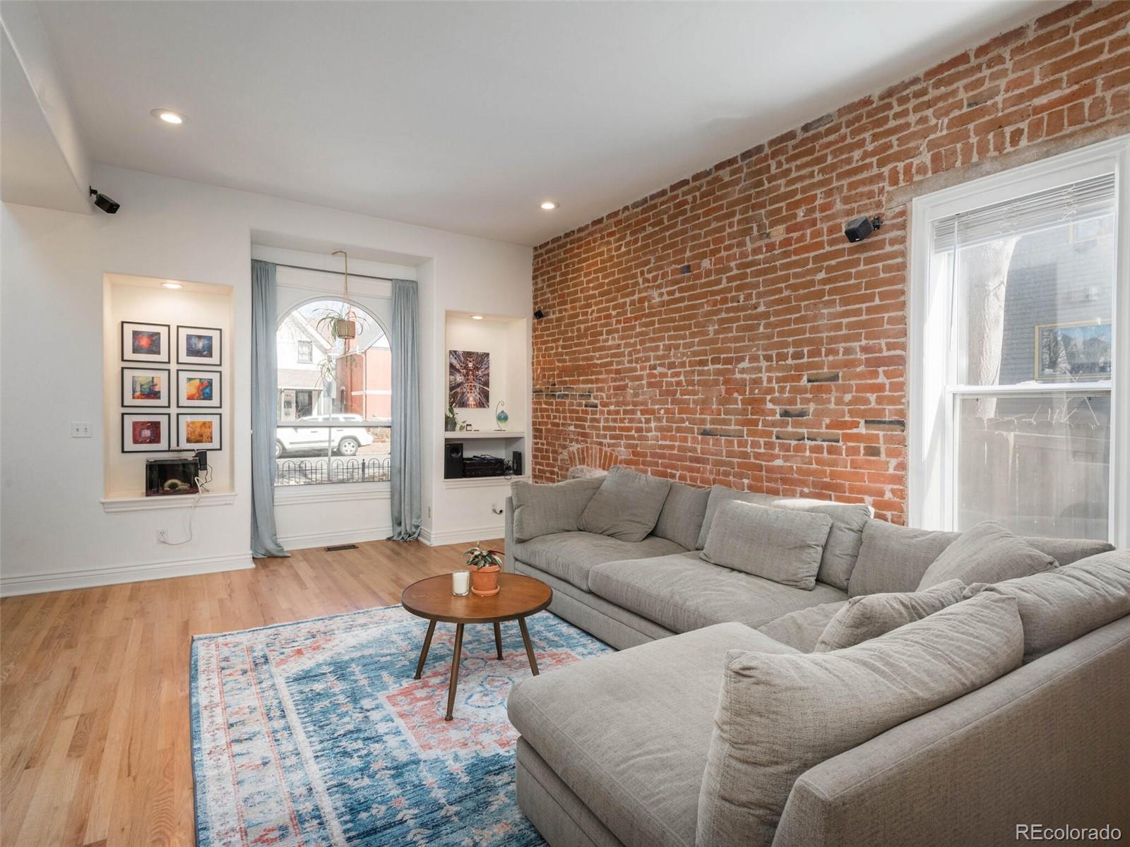 174 W Byers Place