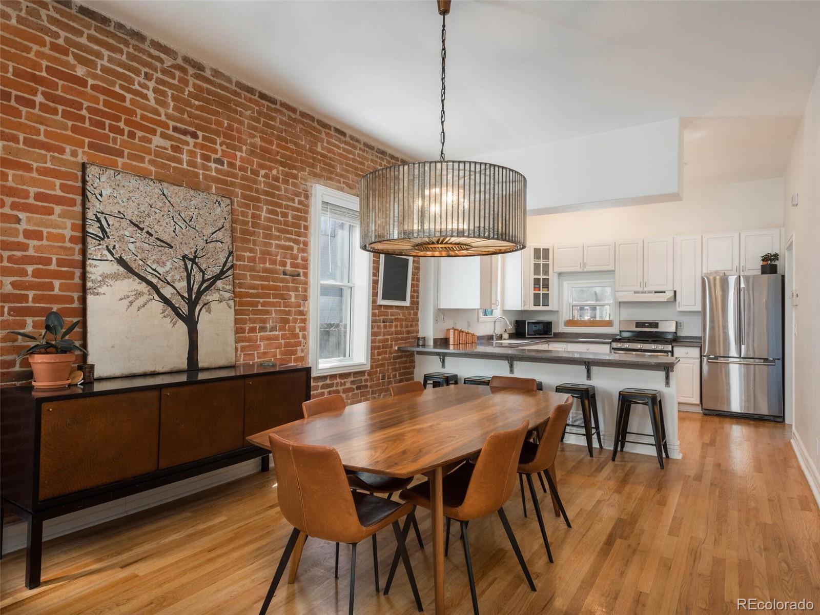 174 W Byers Place