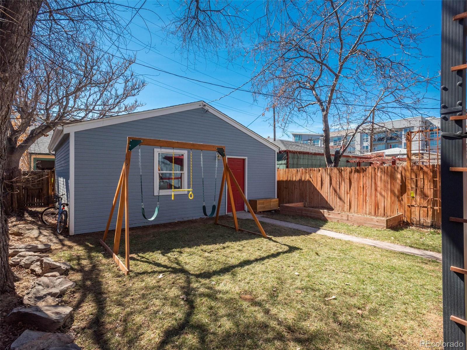 174 W Byers Place