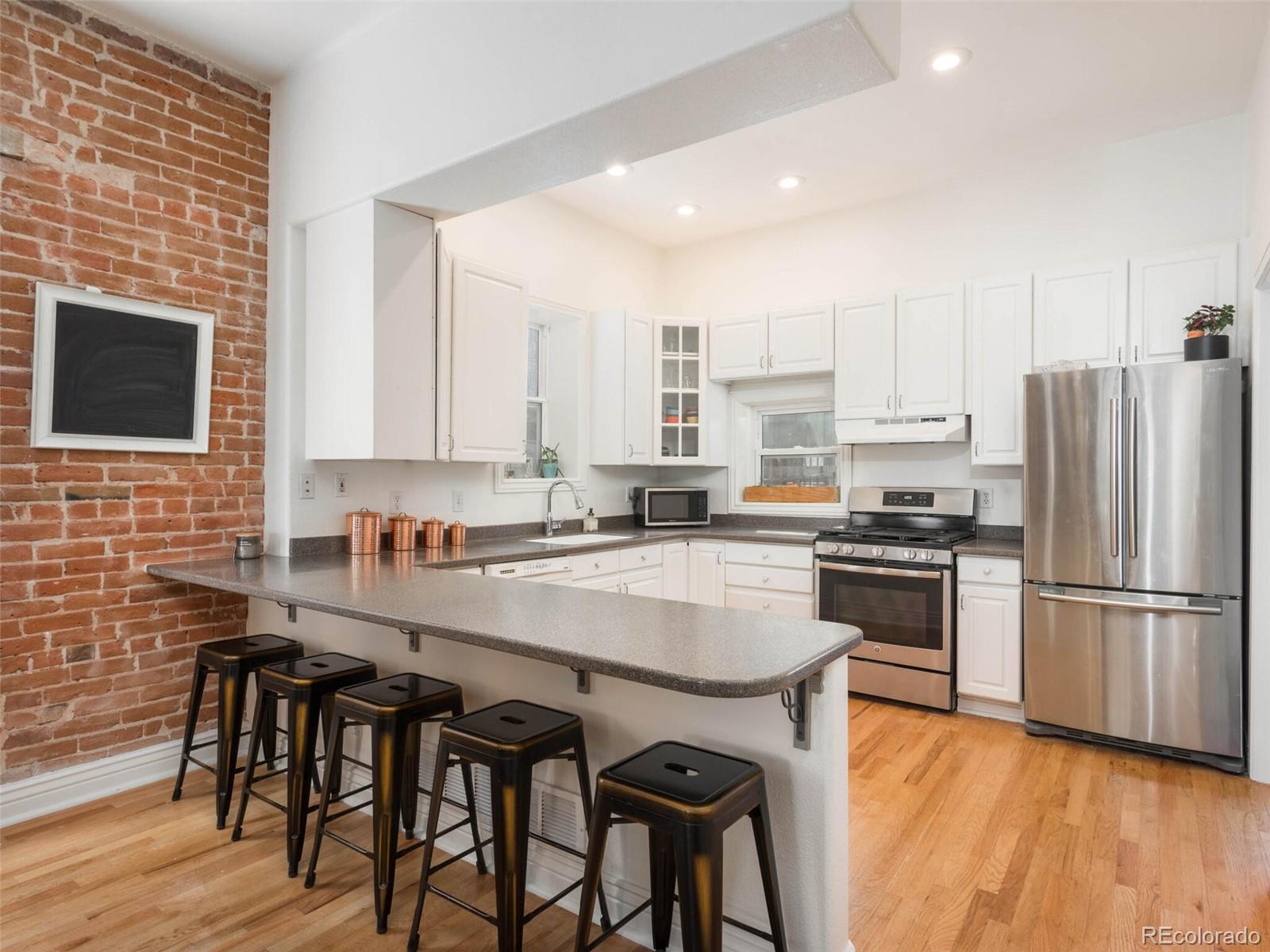 174 W Byers Place