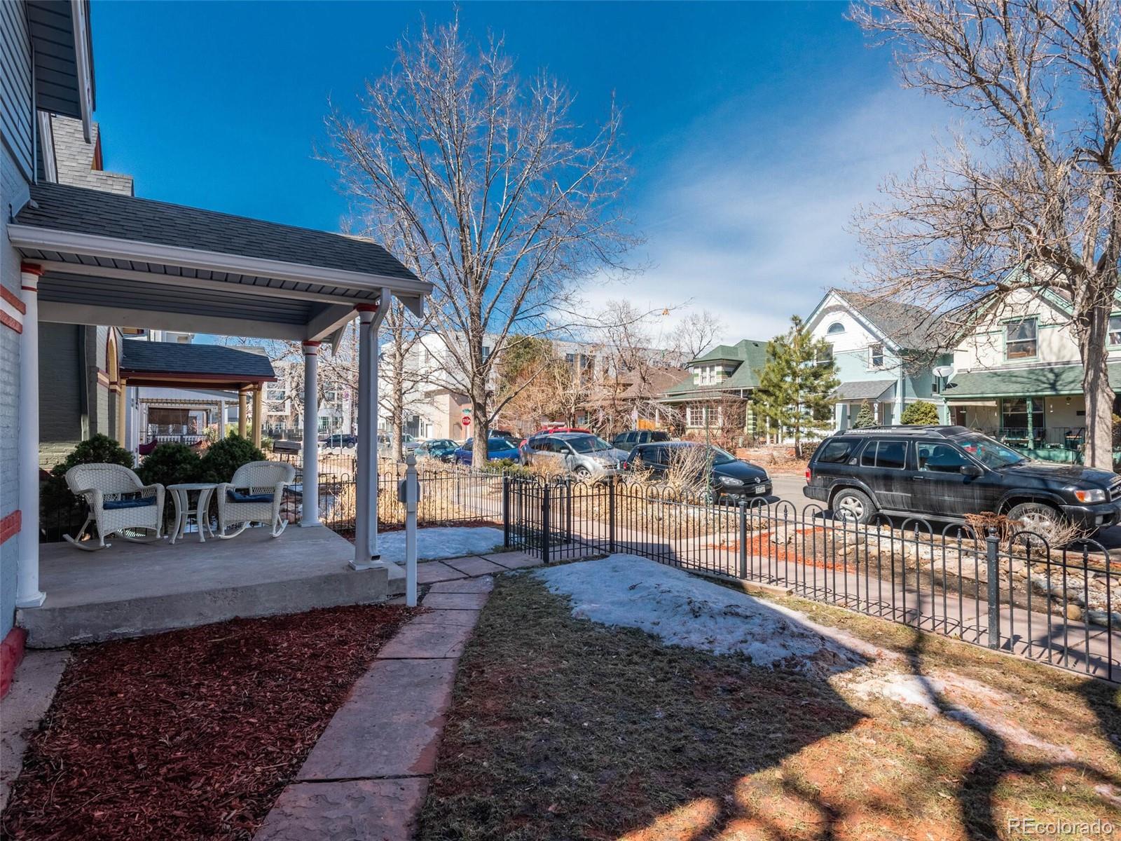 174 W Byers Place