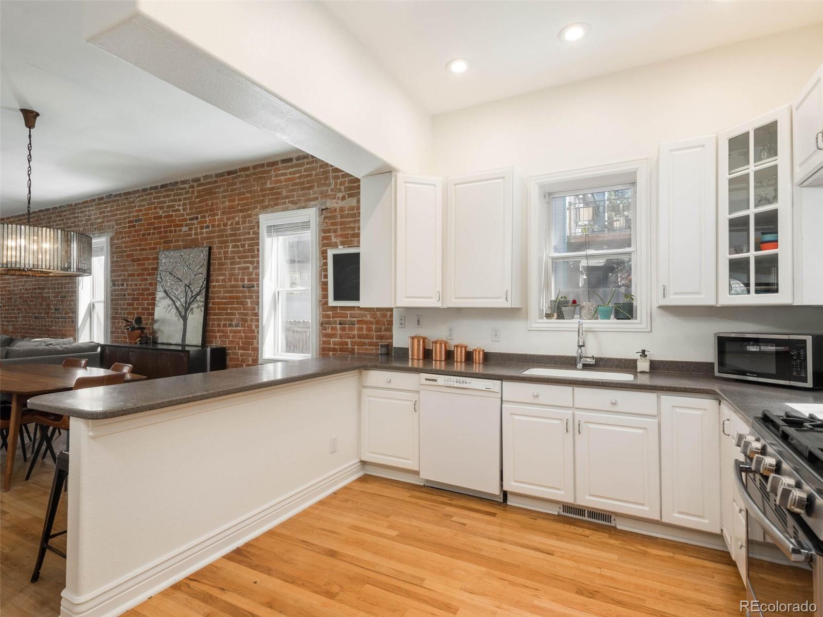 174 W Byers Place