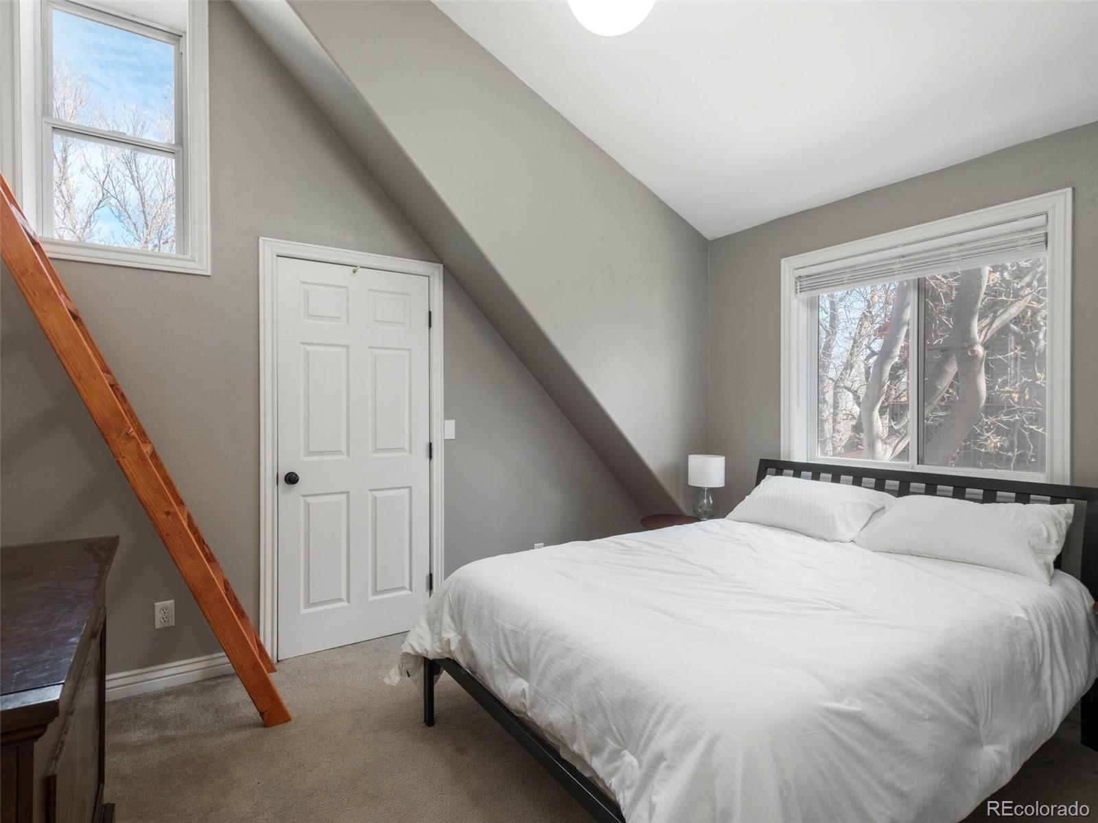 174 W Byers Place